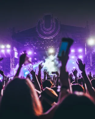 Dooms Night: Alesso, ARMNHMR, Cosmic Gate & Darren Styles
