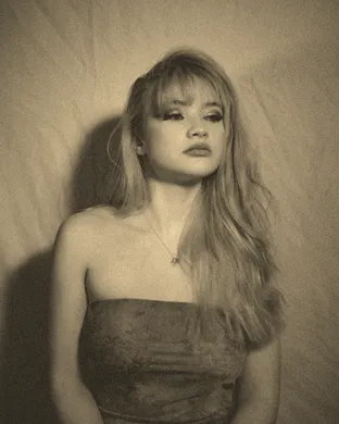 Ella Red